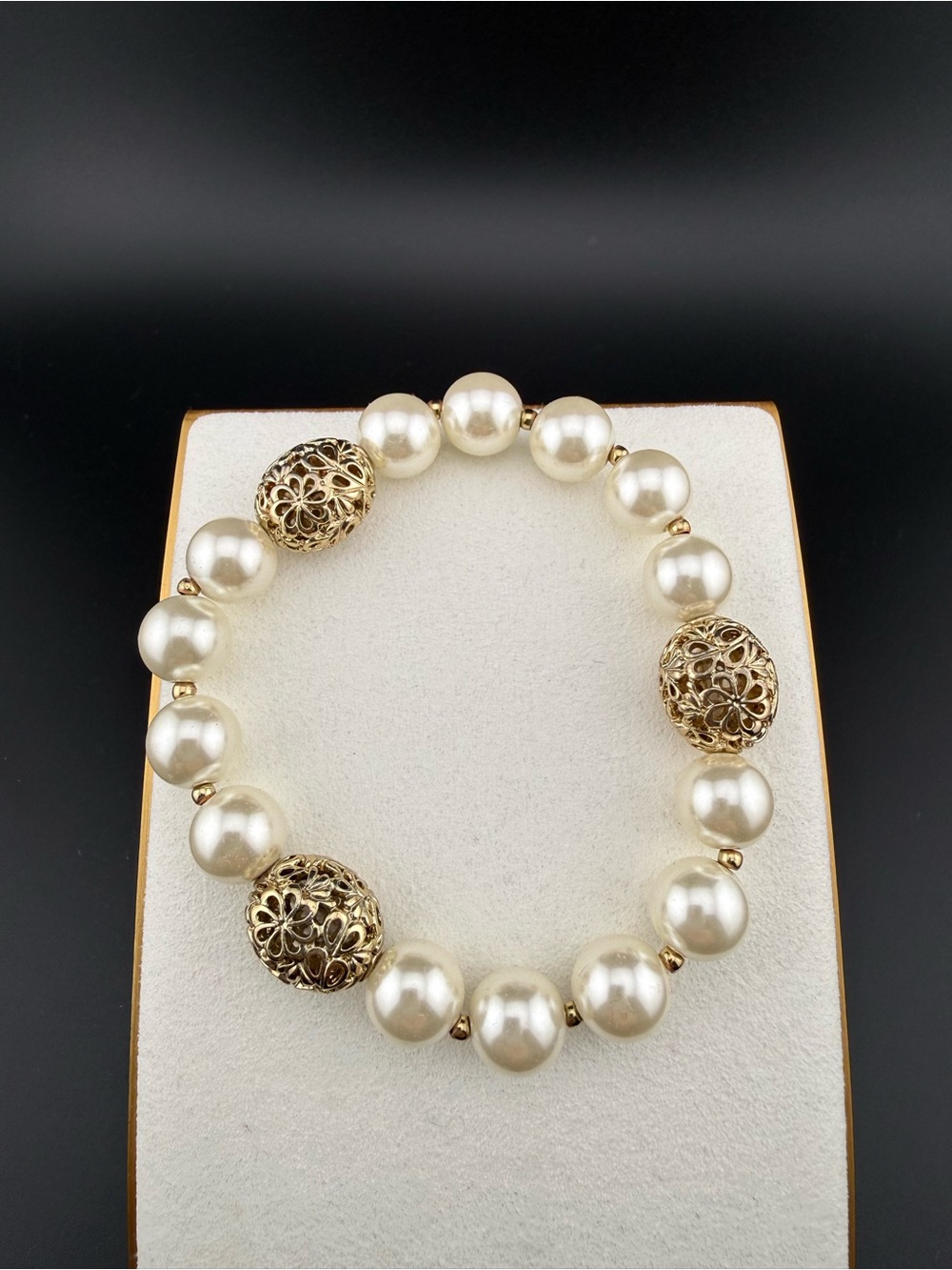 Elegant Pearl & Filigree Gold Bead Stretch Bracelet - Ivory Pearl